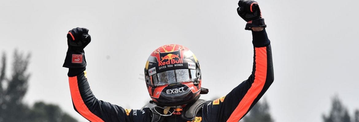 Christian Horner vê Verstappen lutando com Hamilton e Vettel