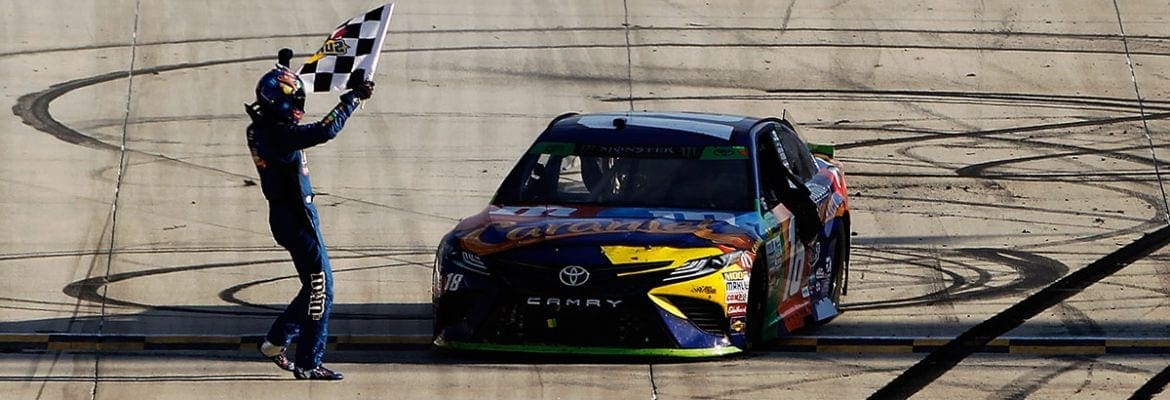 Kyle Busch aproveita chance e garante a vitória em Dover