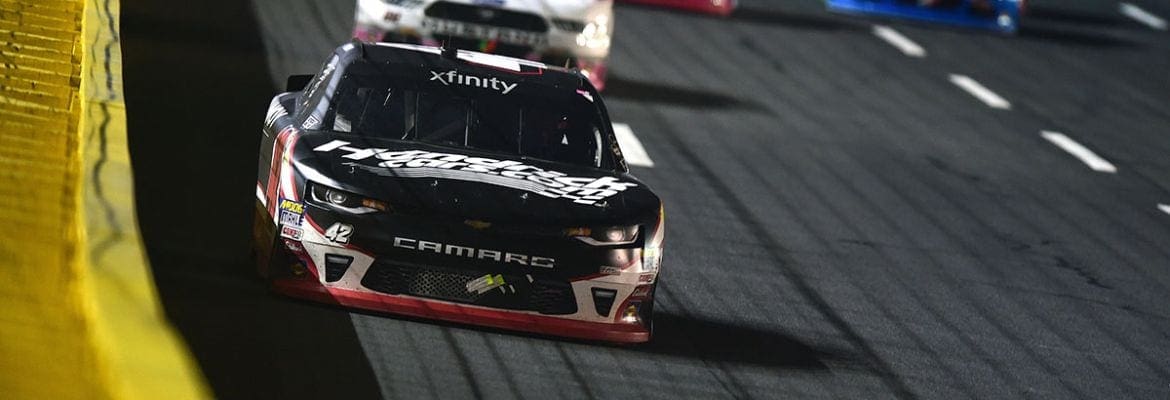 Alex Bowman vence etapa de Charlotte pela Xfinity