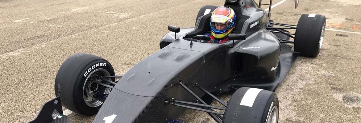 Carlos Cunha Filho testa carro novo da categoria Pro Mazda
