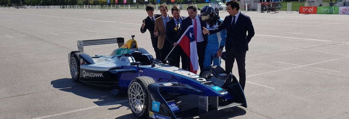 Eliseo Salazar faz demonstração em evento de divulgação do circuito chileno