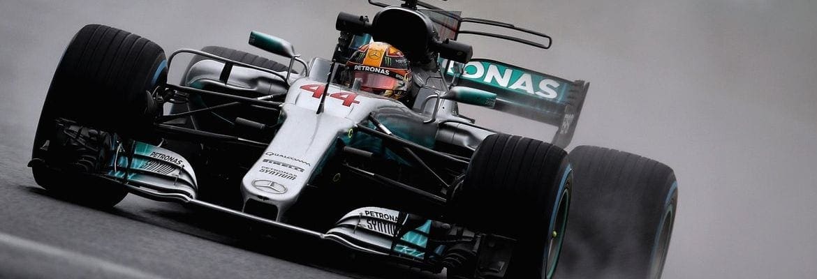 Com apenas 5 pilotos marcando tempo, Hamilton lidera TL2 chuvoso em Suzuka