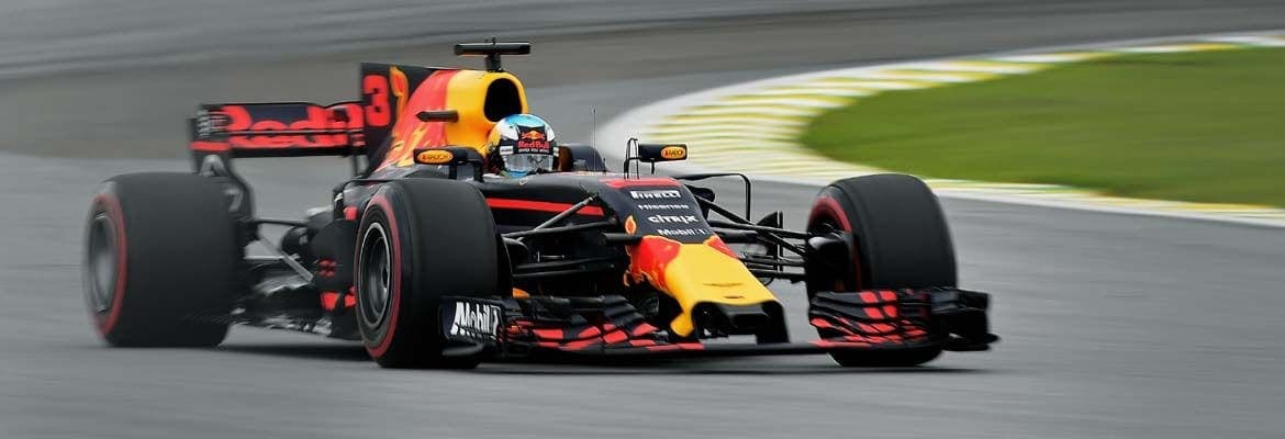 Frustado com penalidade no grid, Ricciardo não “economizará nos ajustes” para corrida de amanhã