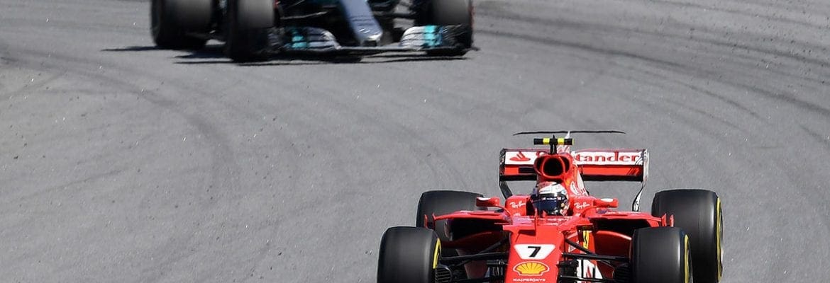 Kimi Raikkonen segura ataques de Lewis Hamilton e conquista seu 91º pódio