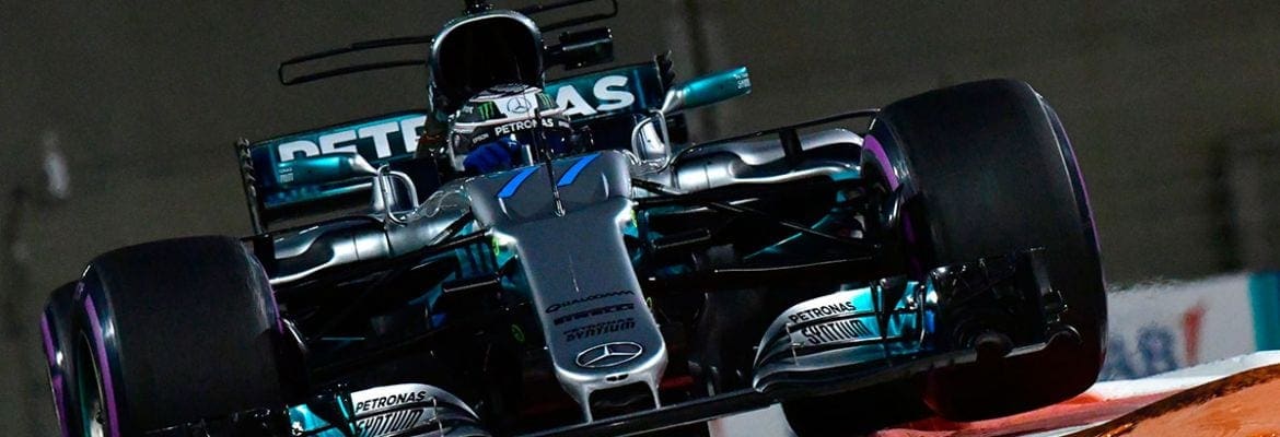 Valtteri Bottas supera Lewis Hamilton para cravar a pole-position em Abu Dhabi