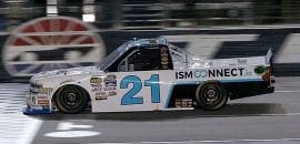 Johnny Sauter suporta pressão de Austin Cindric e vence no Texas pela Truck Series