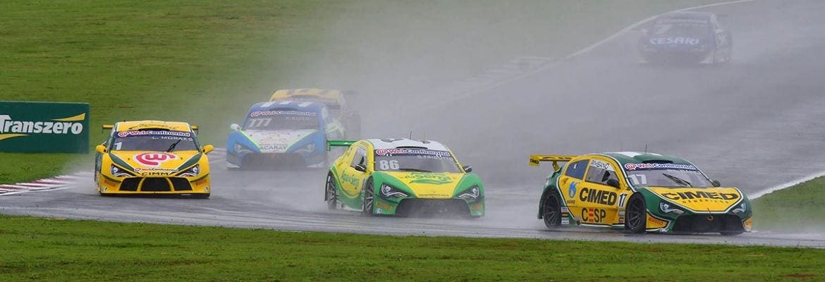 Raphael Reis se aproveita da chuva e vence em Goiânia
