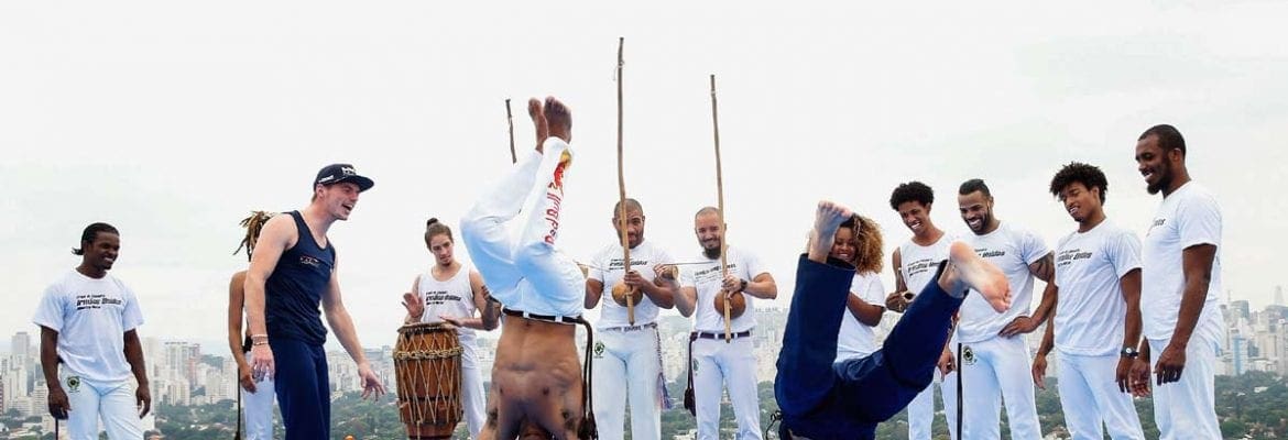 Max Verstappen e Daniel Ricciardo conhecem a capoeira em São Paulo