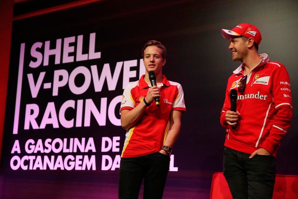 Gianluca Petecof vira a chave novamente e volta ao Campeonato Italiano de F4 Gianluca Petecof e Sebastian Vettel - GP do Brasil