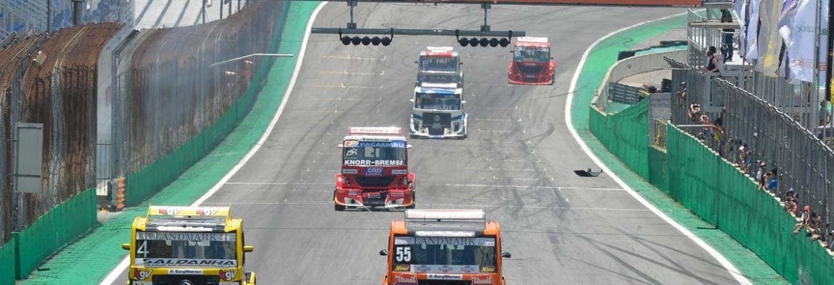 VW-Man leva o tri de montadoras da Copa Truck