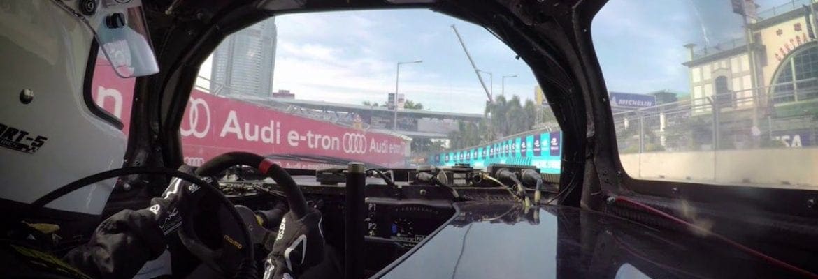 VÍDEO: Veja o Roborace em ação em uma desafio contra a apresentadora Nicki Shields