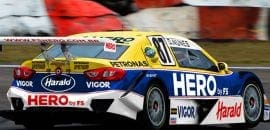 Diego Nunes faz homenagem a Nelson Piquet em Interlagos