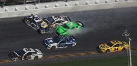 Danica Patrick se despede da NASCAR com acidente em Daytona