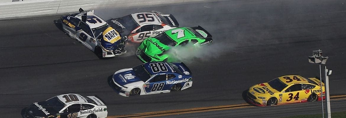 Danica Patrick se despede da NASCAR com acidente em Daytona