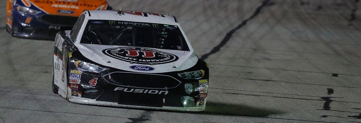 Kevin Harvick domina e conquista a vitória em Atlanta