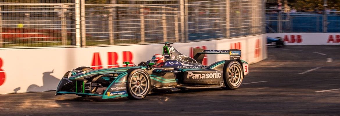 Piquet faz boa largada em Santiago, termina em sexto e é quinto no campeonato
