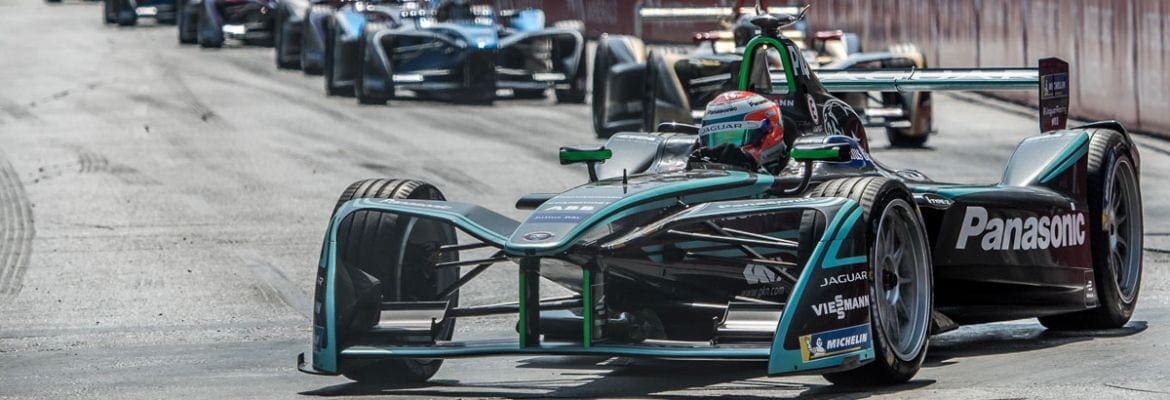 GALERIA: Imagens de Nelson Piquet Jr, da Panasonic Jaguar Racing, no fim de semana em Santiago