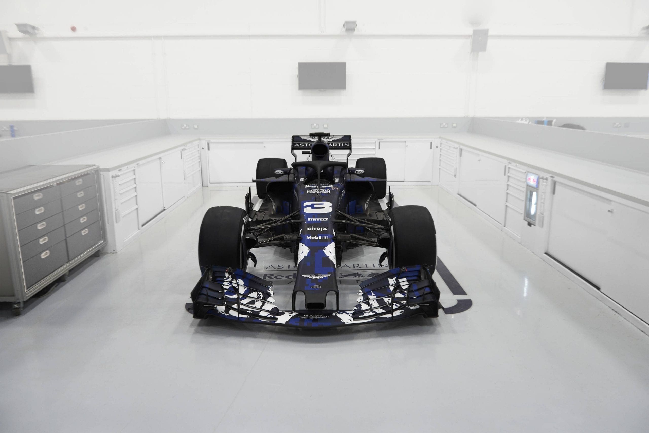 GALERIA: Confira as primeiras imagens do Red Bull RB14 Red Bull RB14