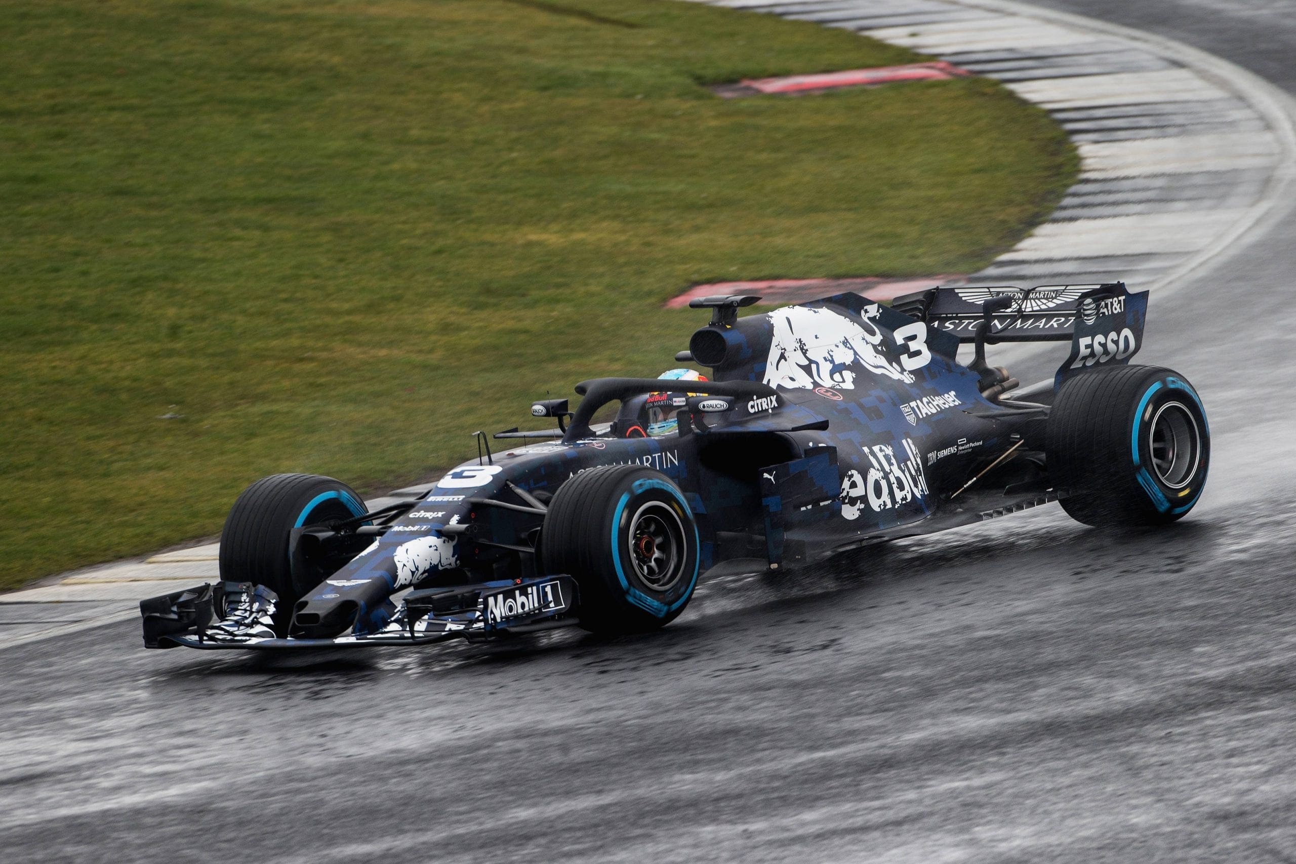 GALERIA: Confira as primeiras imagens do Red Bull RB14 Red Bull RB14