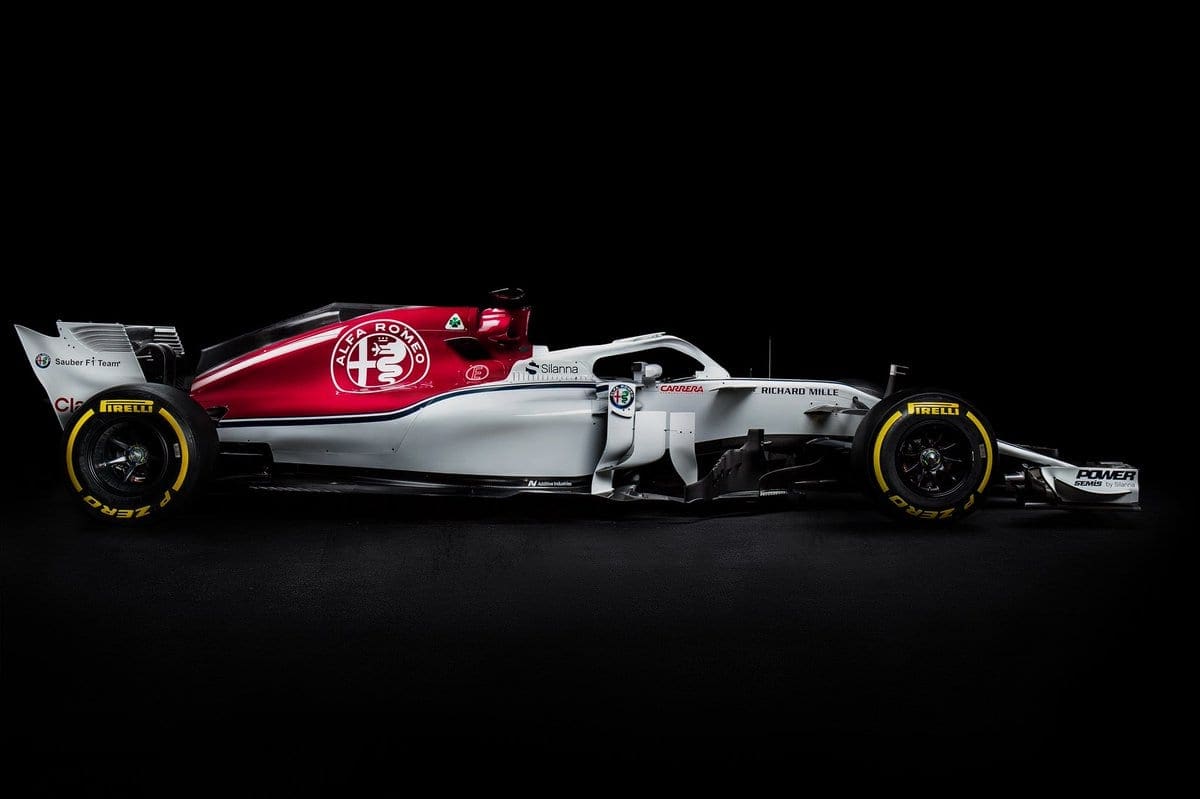 Alfa Romeo Sauber abandona o azul e revela o C37 vermelho e branco Sauber C37