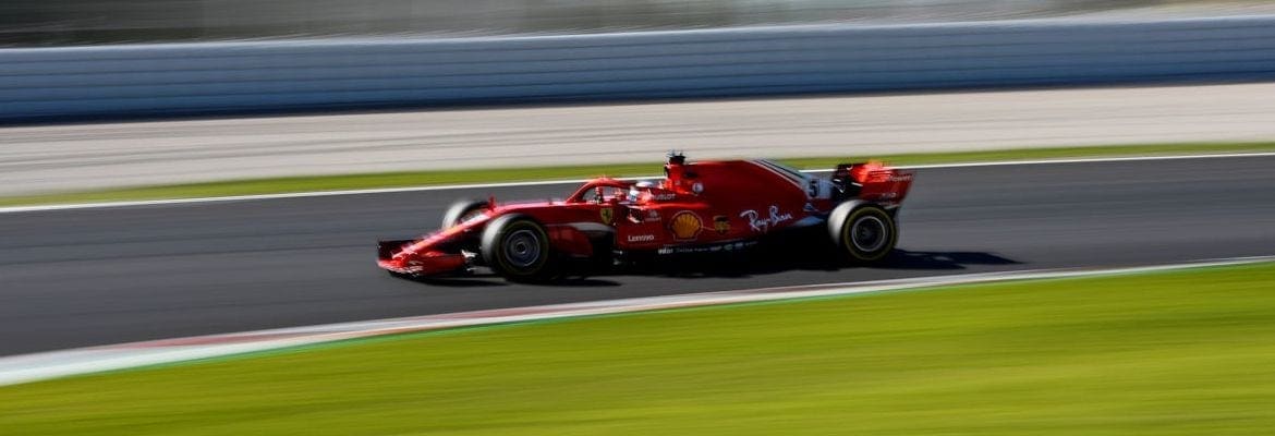 Sebatian Vettel faz novo recorde para liderar a manhã em Barcelona
