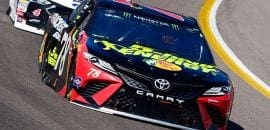 Martin Truex Jr. faz a segunda pole seguida na temporada em Fontana