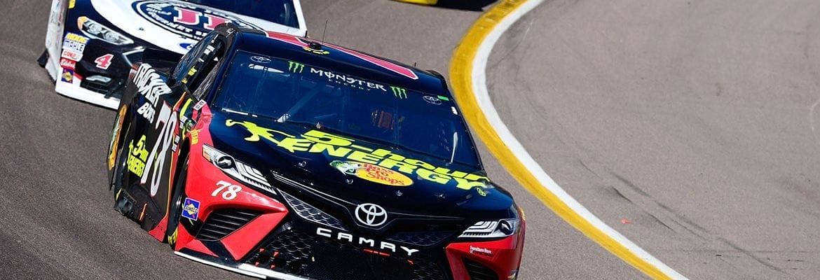 Martin Truex Jr. faz a segunda pole seguida na temporada em Fontana
