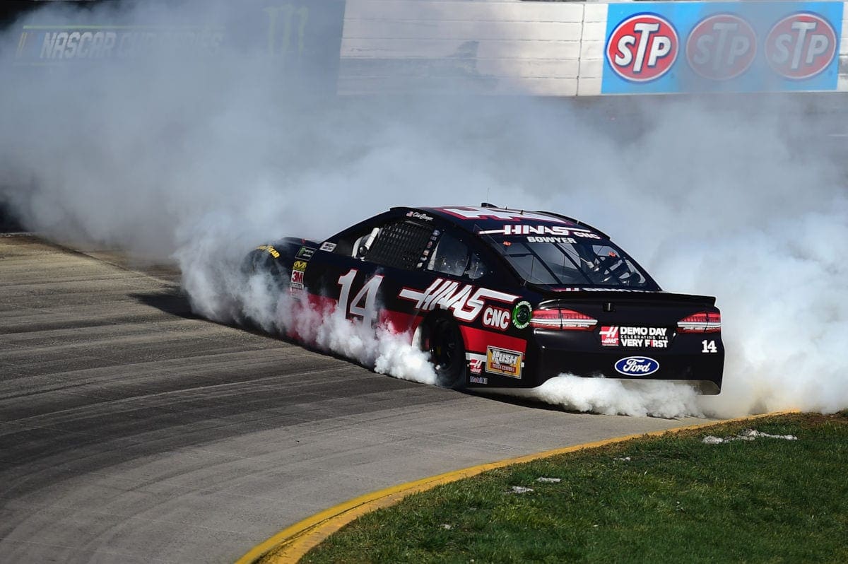 Clint Bowyer volta a vencer pela NASCAR em Martinsville Clint Bowyer - NASCAR