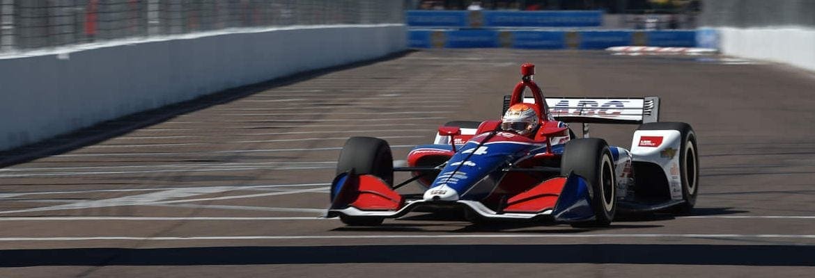 Depois de estreia impressionante em treinos, Leist tem problema de câmbio quando era 4º na Indy