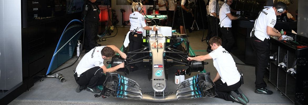 Hamilton: “Mercedes mudou tudo para qualificação em Baku”