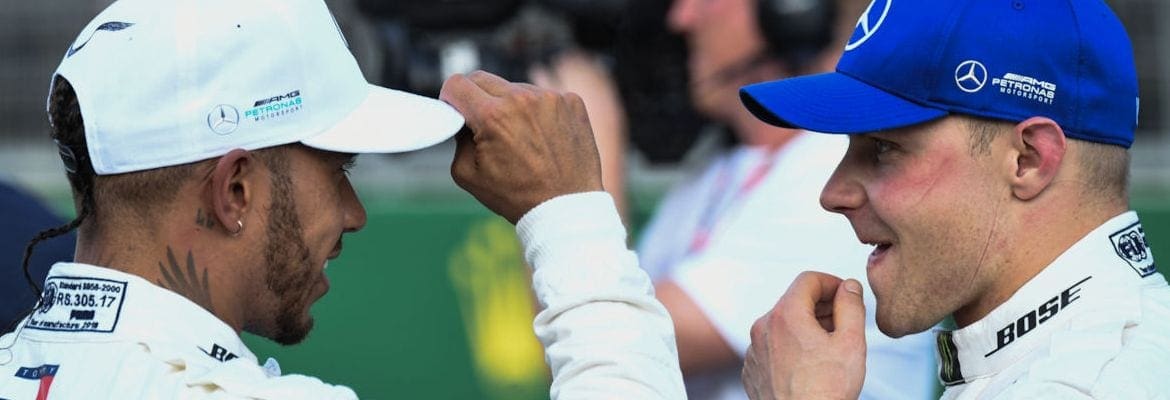 Consolando Bottas, Hamilton se atrasou para o pódio do Azerbaijão: “Merecia ganhar”