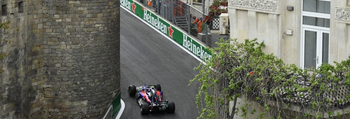 Albon cita “apertada” curva do castelo como a mais difícil em Baku