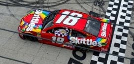 Kyle Busch vence sua segunda prova seguida em Bristol