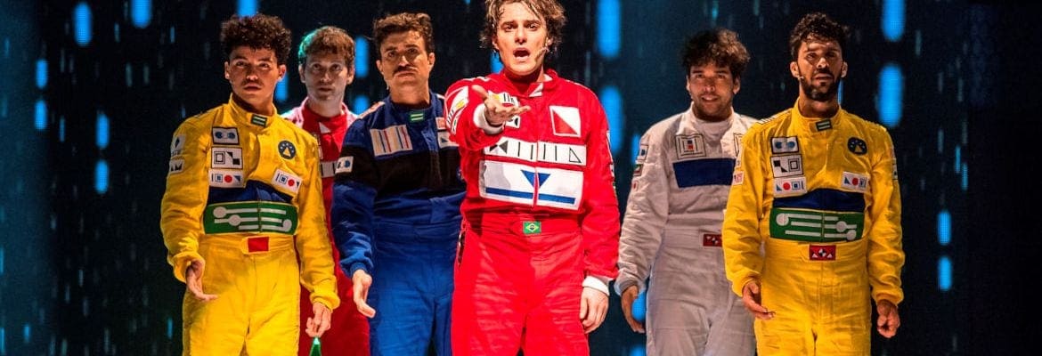 Espetáculo teatral “Ayrton Senna, o musical” chega às telas de cinema no emblemático dia 1º de maio