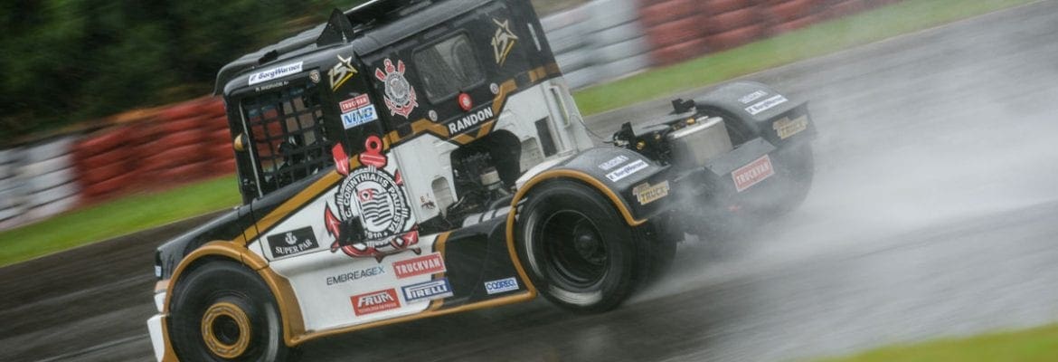 Corinthians apresenta caminhão de Roberval Andrade - Notícia de Truck