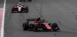 George Russell larga em 12º para vencer a segunda bateria em Baku; Câmara foi 2º