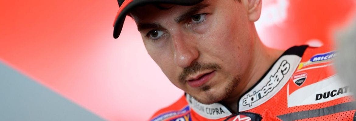 Lorenzo: “Culpem os oficiais pela condução agressiva na MotoGP”