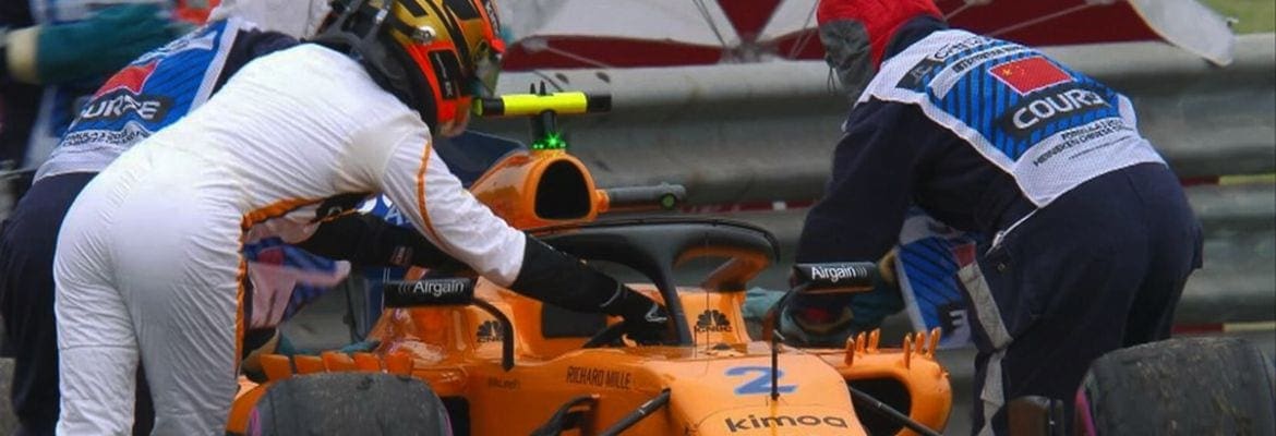 McLaren multada por erro no pit-stop na China