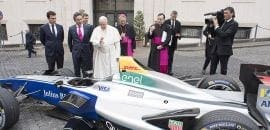 Relembre quando Papa Francisco abençoou pilotos da Fórmula E no Vaticano