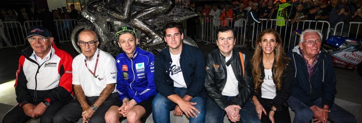 Valentino Rossi homenageado com escultura na Argentina