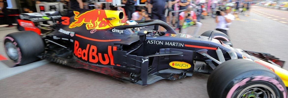 Ricciardo: Mercedes está transferindo a pressão para a Red Bull