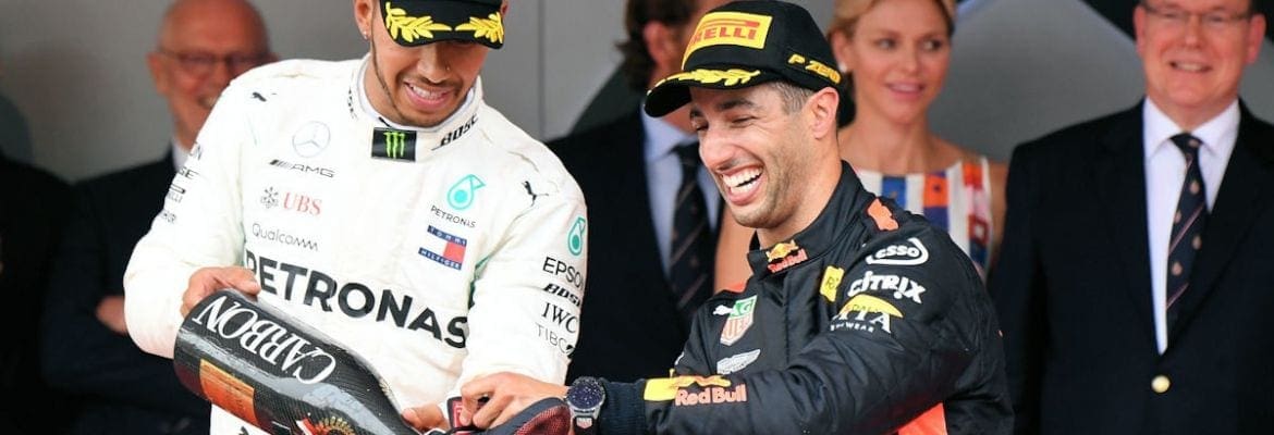 O futuro de Ricciardo é com a Red Bull, diz Hamilton