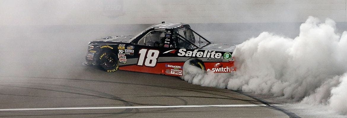 Noah Gragson conquista a vitória da NASCAR Truck Series no Kansas