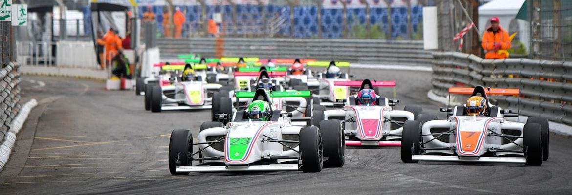 F4 Francesa: Caio Collet conquista pole, vence duas provas e sai de Pau na liderança do campeonato