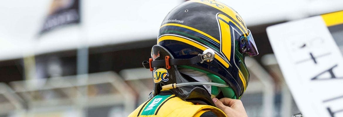 Foresti faz um P6 e depois acaba abandonando espremido por adversários