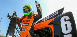 Wellington Cirino larga na pole em dobradinha da Mercedes