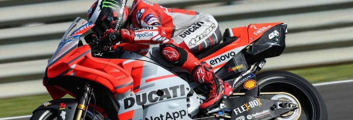 Lorenzo: Muita sorte não ter caído depois do toque de Rossi