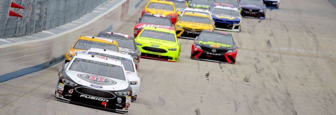 Kevin Harvick conquista mais uma vitória em Dover