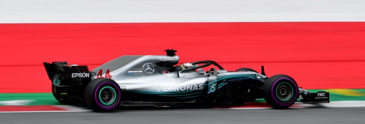 Hamilton conta como se defenderia de um ataque de Vettel na largada do GP da Áustria