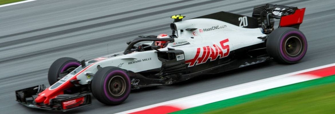 Haas é multada após liberar Magnussen para a pista com a roda solta